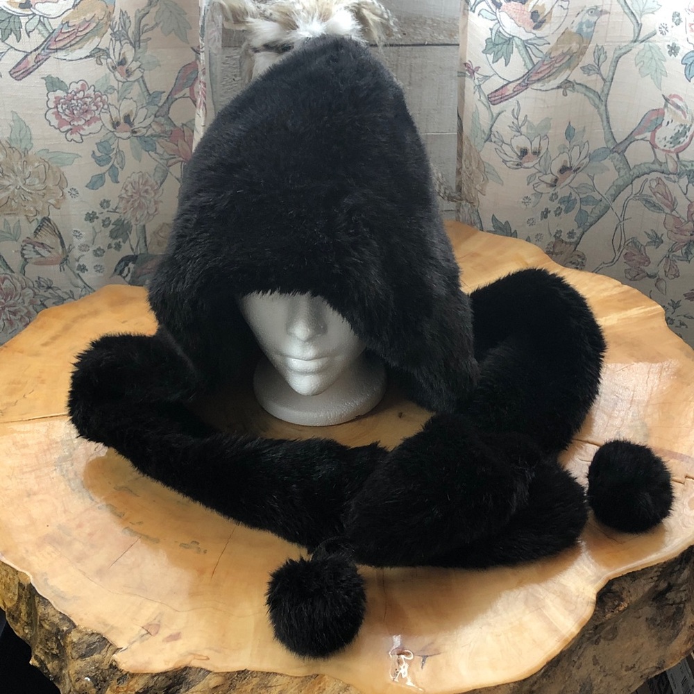 Vintage luxurious and soft quilted faux fur hood